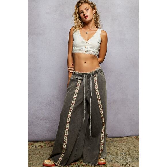 POL Washed Black Wide Leg Pants Floral Trim - Oversized - Picture 1 of 4